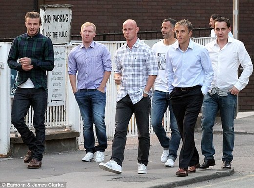 Reunited: Beckham, Scholes, Butt, Giggs, Phil and Gary Neville are spotted