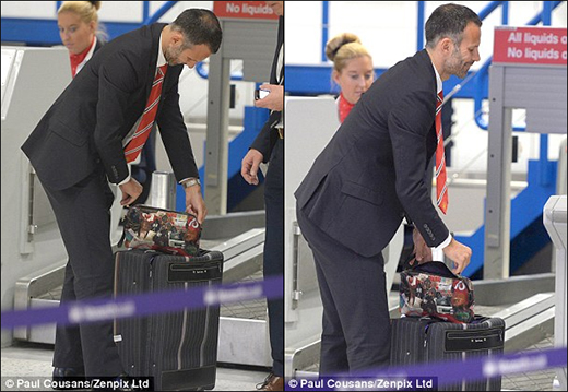 Ryan Giggs shows off his Manchester United inspired washbag