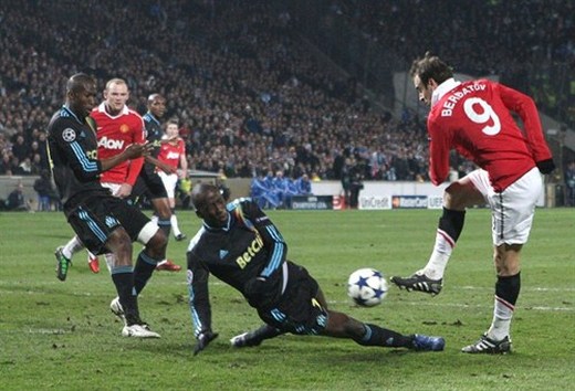 Berbatov had one of very few chances to score, but his shot was blocked.